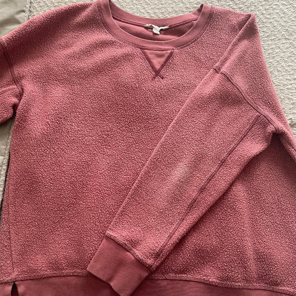 American Eagle crew neck